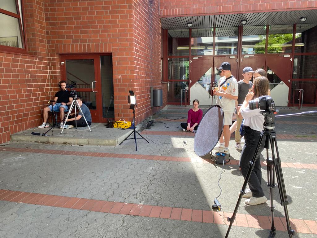 0FF86698-0E72-4CA9-9355-5FA611F718AD